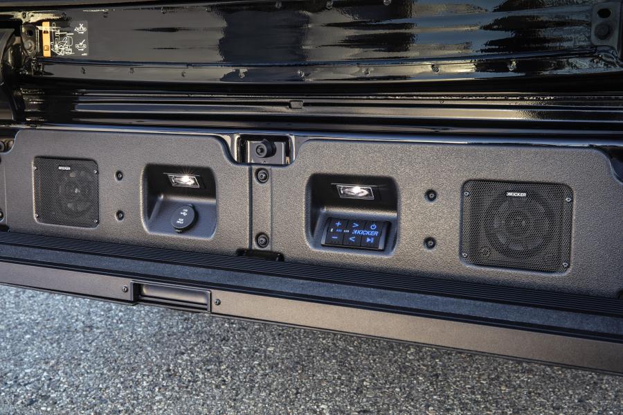 Детали экстерьера GMC Sierra Denali CarbonPro Edition Crew Cab 2019 года  (фото 18 из 25)